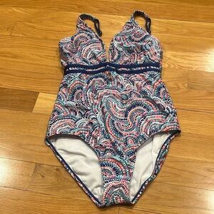 Clearwater women’s one piece swimsuit size medium.